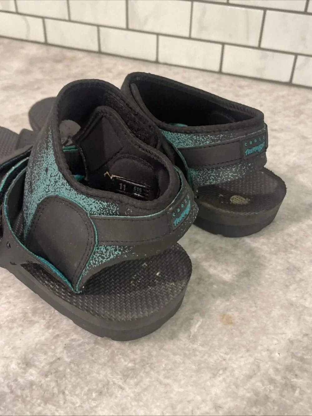 Cross Trekers Sandals Mens 11 Blue Black Hiking Urban Shoes Gorpcore Waterproof